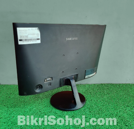 Samsung 19” Monitor – Wide Screen, Crystal Clear Display!